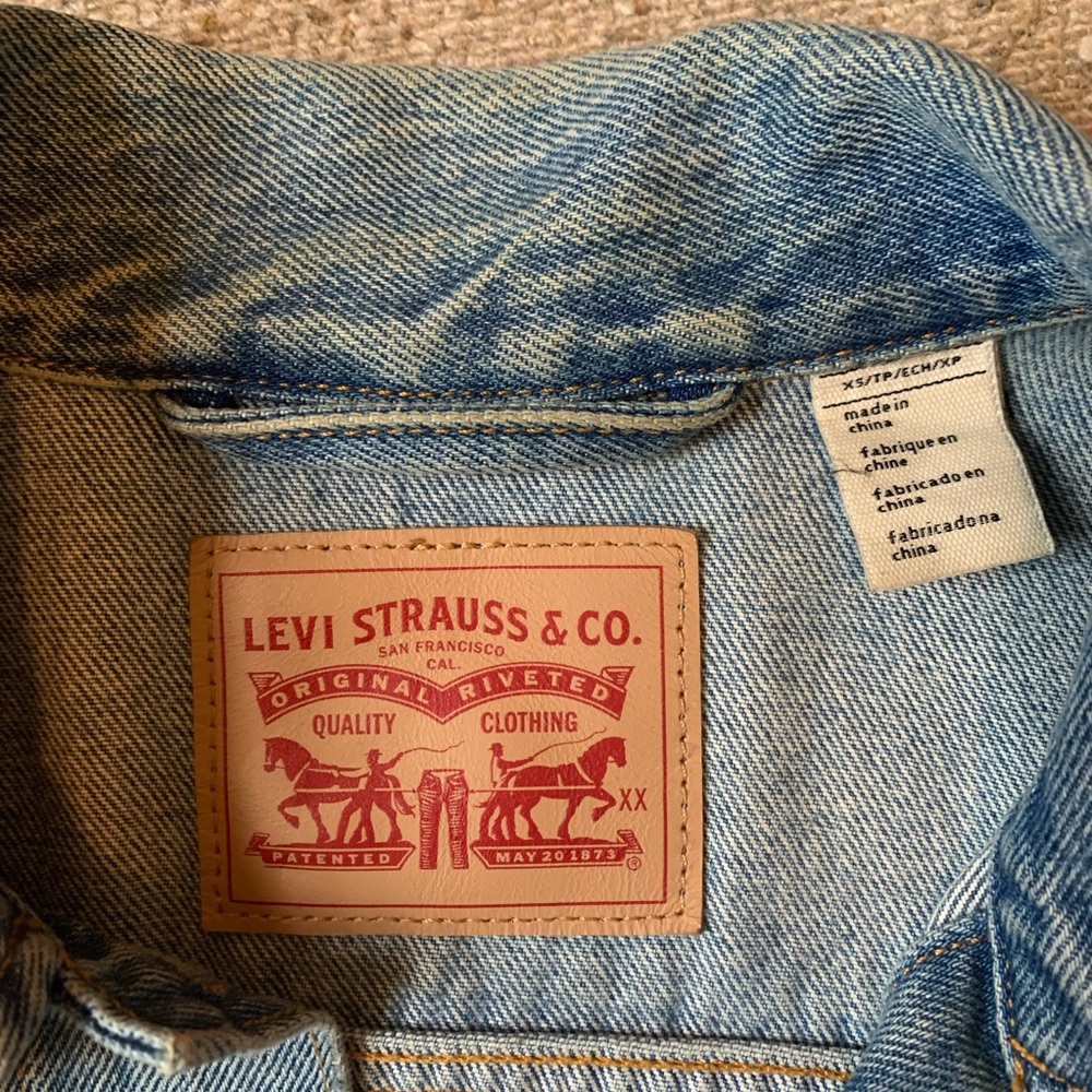 Levis Denim Jacket - Picture 2 of 6